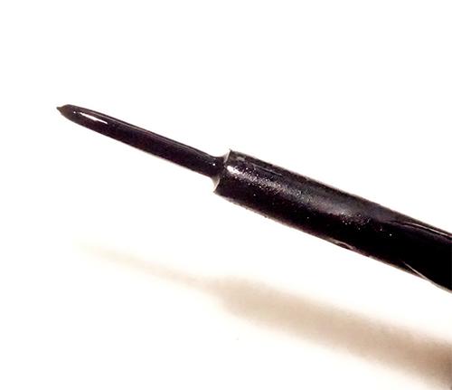 Το πινελάκι του eyeliner