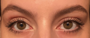 Δεξιά: Essence Lash Princess Sculpted Volume mascara, Αριστερά: Essence Lash Princess False Lash mascara